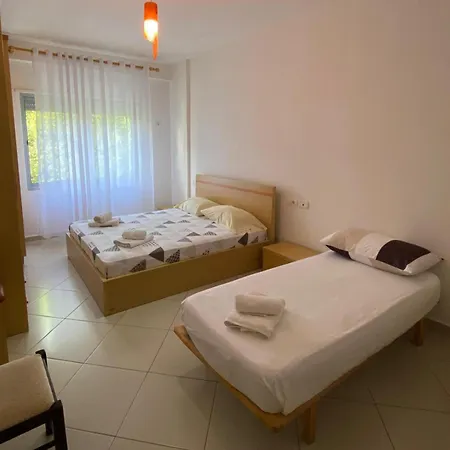 Max Plane Appartamento Vlorë
